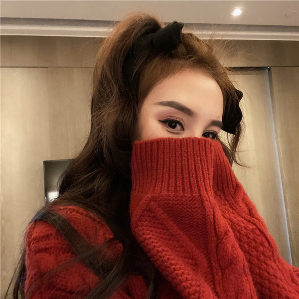 Női modern hosszú pulóver két színben széles modellben