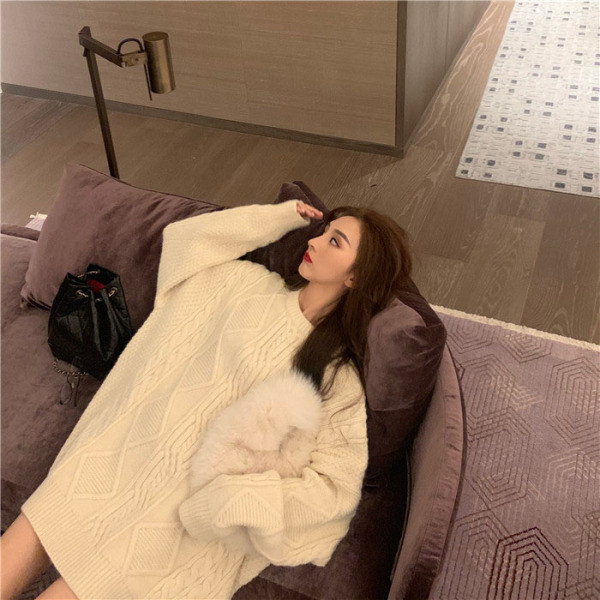 Női modern hosszú pulóver két színben széles modellben