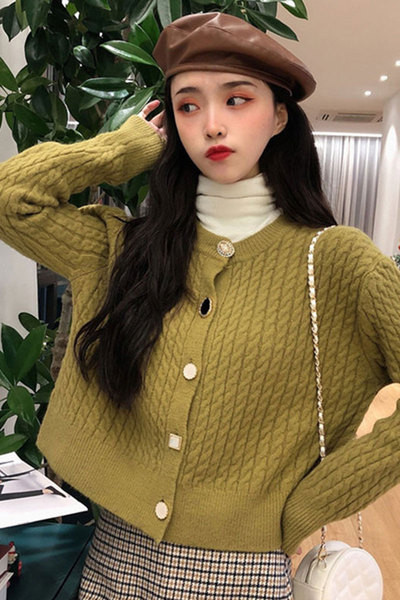 Női korszerű rövid kardigán két színben, spitz nyakkivágással