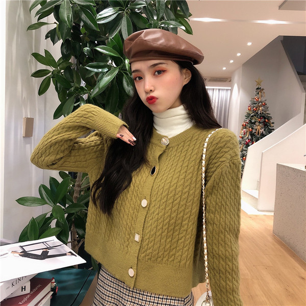 Női korszerű rövid kardigán két színben, spitz nyakkivágással