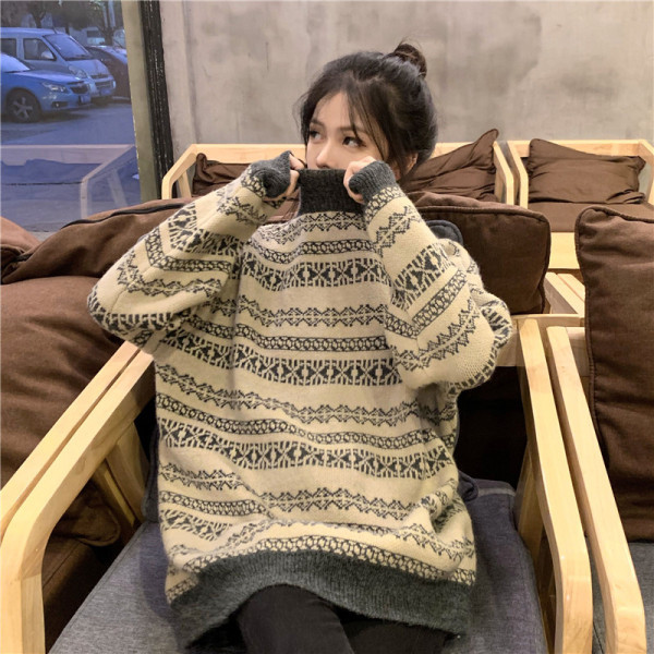 Női alkalmi pulóver széles modell magas gallérral