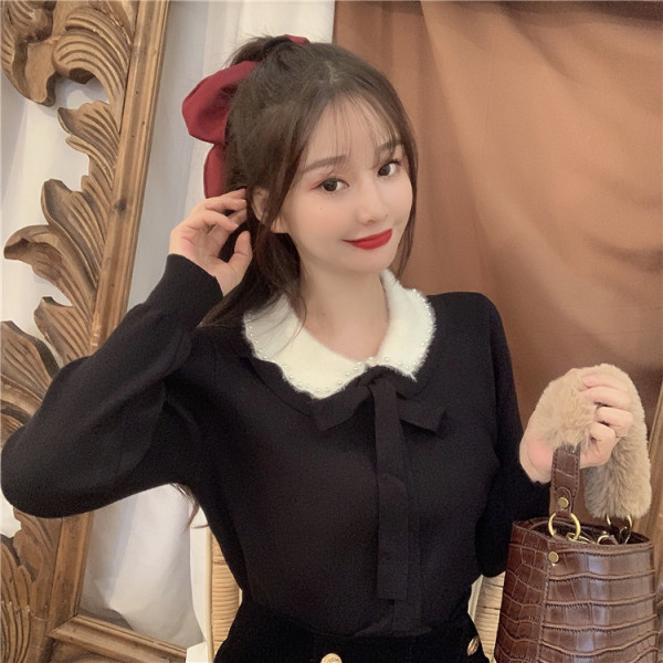 Μοντέρνα γυναικεία μπλούζα σε τρία χρώματα με δεσμούς