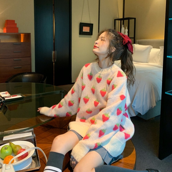 Női alkalmi hosszú pulóver három modellben, ovális nyakkivágással