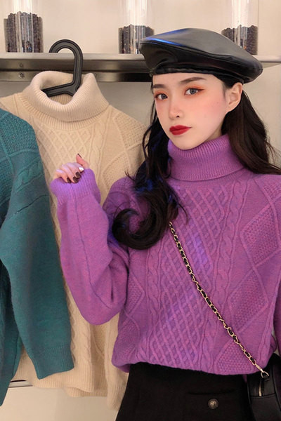 Modern női pulóver magas gallérral, három színben