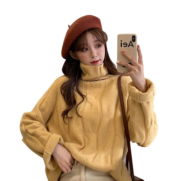 Дамски модерен пуловер широк модел с висока яка