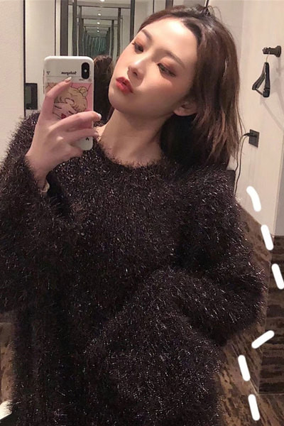 Γυναικείο κομψό πουλόβερ με οβάλ λαιμόκοψη