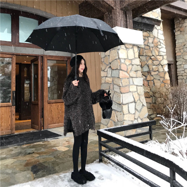 Γυναικείο κομψό πουλόβερ με οβάλ λαιμόκοψη