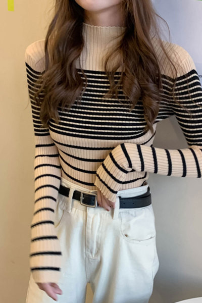 Naiste vabaaja pluusiga liibuv mudel kolmes värvitoonis