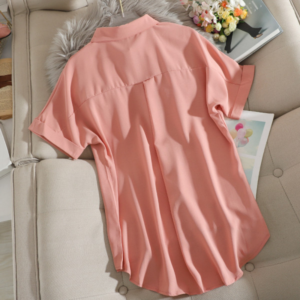 Alkalmi női ing klasszikus gallérral és zsebbel