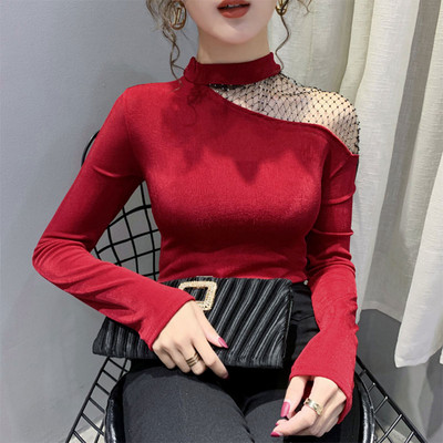 Модерна дамска блуза с мрежа и полу-висока яка в червен и черен цвят