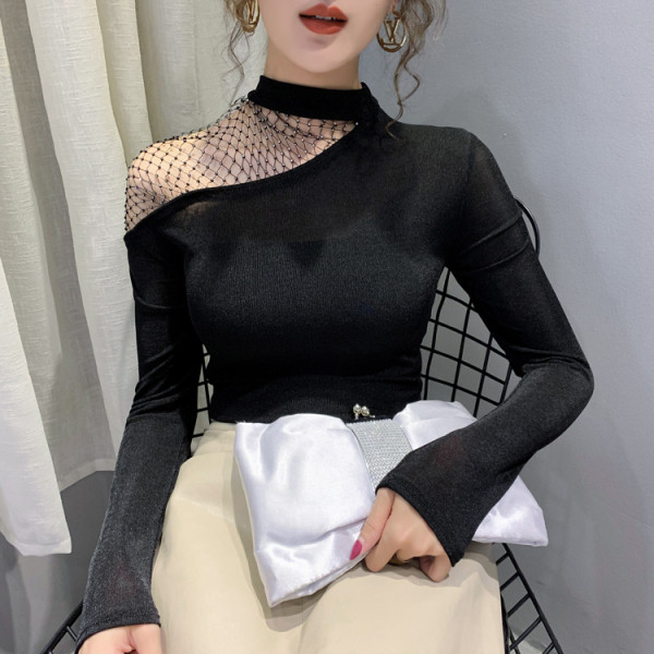 Модерна дамска блуза с мрежа и полу-висока яка в червен и черен цвят