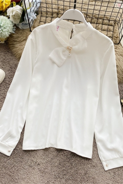 Стилна дамска риза от шифон с панделка на яката и дълъг ръкав в бял цвят