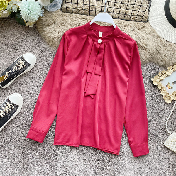 Női modern tavaszi ing alacsony gallérral fehér, kék, piros, sárga, rózsaszín és fekete színben