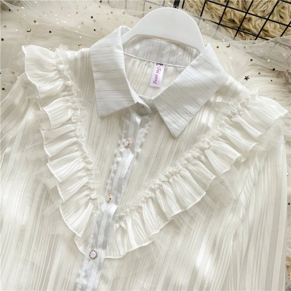 Női ing klasszikus gallérral és bézs, fehér és fekete fürtökkel