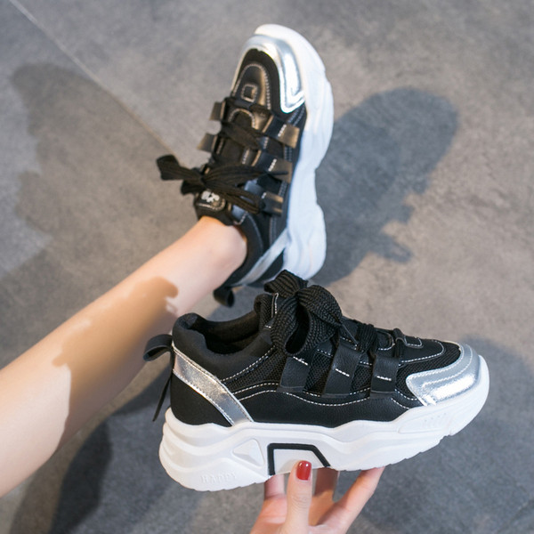 Alkalmi női tornacipő magas talppal