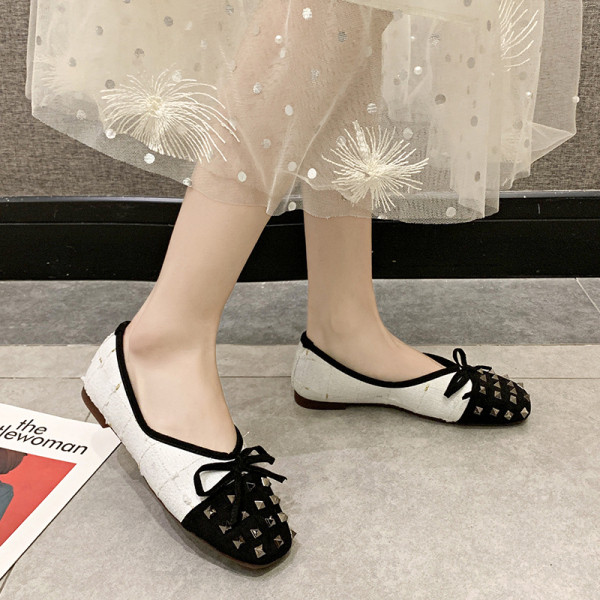 Női alkalmi cipő fűzőlyukkal és szalaggal