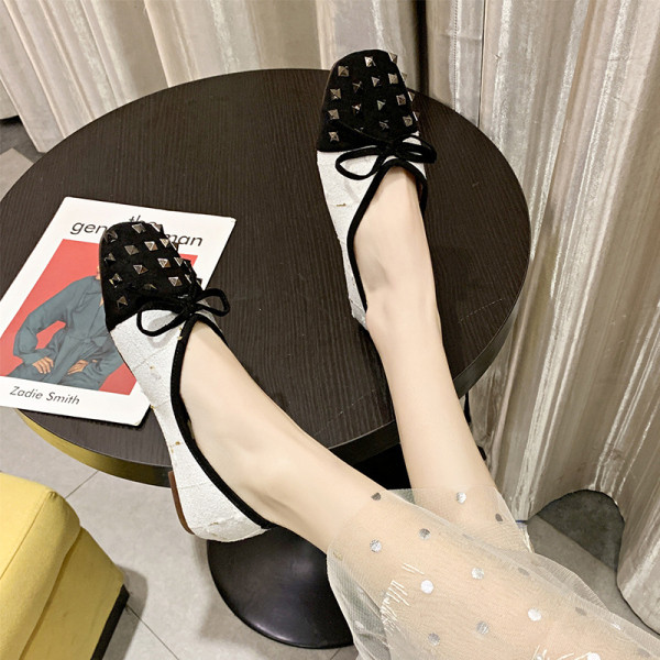 Női alkalmi cipő fűzőlyukkal és szalaggal