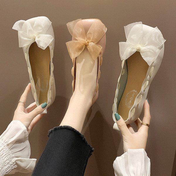 Modern női cipő tüll szalaggal