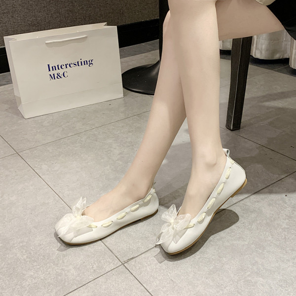 Modern női cipő tüll szalaggal