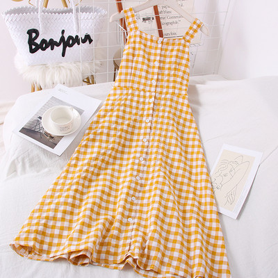 Női kockás ruha gombokkal és pántokkal