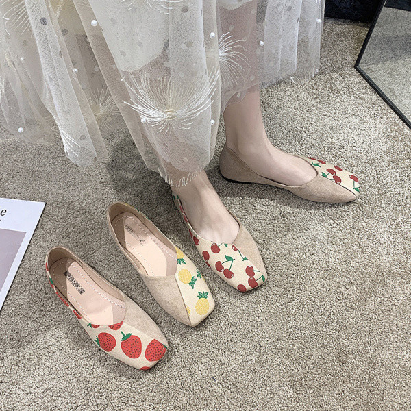 Női alkalmi velúr cipő, gyümölcsmintával