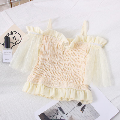 Moodne naiste pluus paatkaelusega, tülli ja volangidega rihmadega