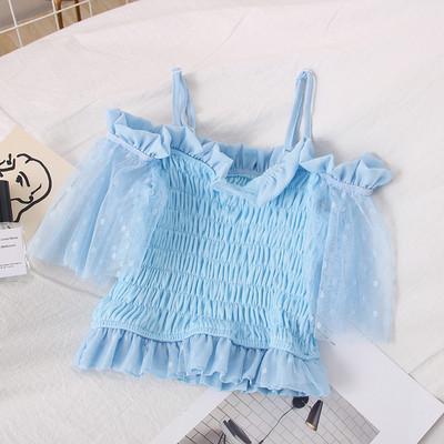 Moodne naiste pluus paatkaelusega, tülli ja volangidega rihmadega