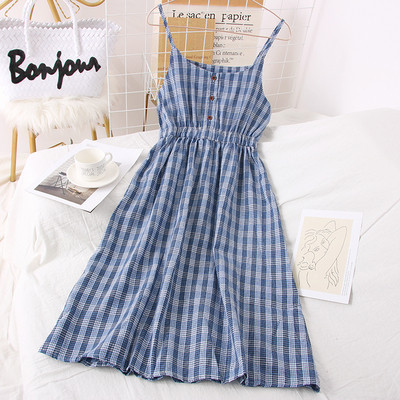 Καρό γυναικείο φόρεμα  με λεπτούς ιμάντες ώμου και κουμπιά 