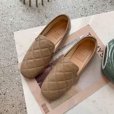 Stílusos női bőr mokaszin lapos talppal