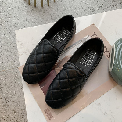 Stílusos női bőr mokaszin lapos talppal