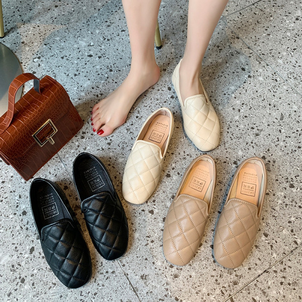 Stílusos női bőr mokaszin lapos talppal