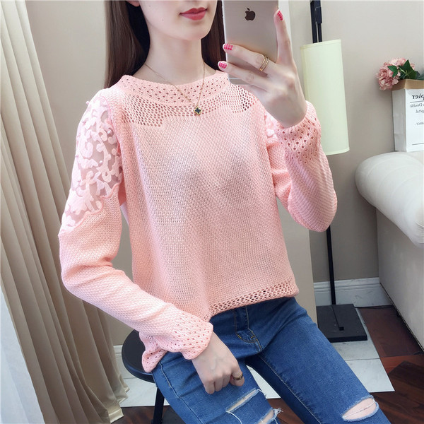 Μοντέρνο γυναικείο πουλόβερ με μανίκια από δαντέλα και  πέρλες σε ροζ, πράσινο, λευκό, μαύρο και μοβ χρώμα