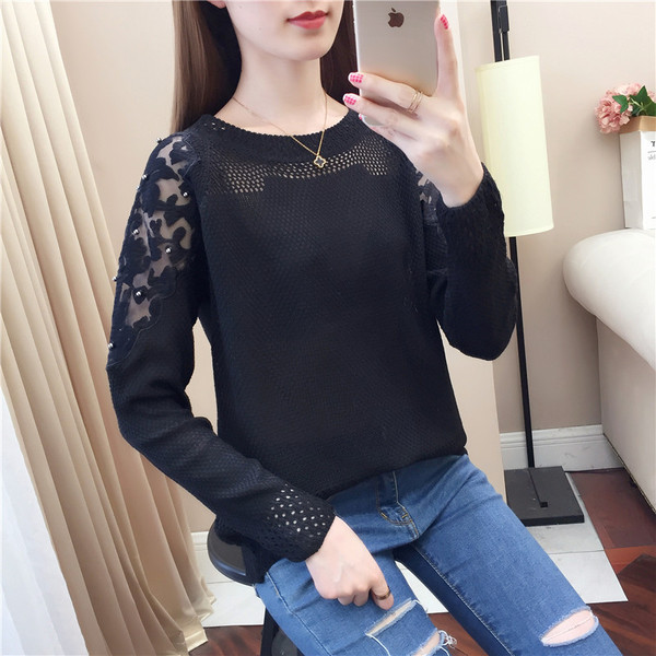 Μοντέρνο γυναικείο πουλόβερ με μανίκια από δαντέλα και  πέρλες σε ροζ, πράσινο, λευκό, μαύρο και μοβ χρώμα