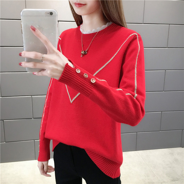 Γυναικείο πουλόβερ με κουμπιά στα μανίκια  και δαντέλα 