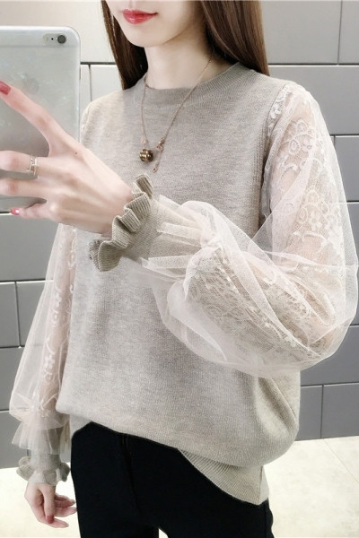 Női pulóver csipkeujjal, szürke, bézs és fekete színben