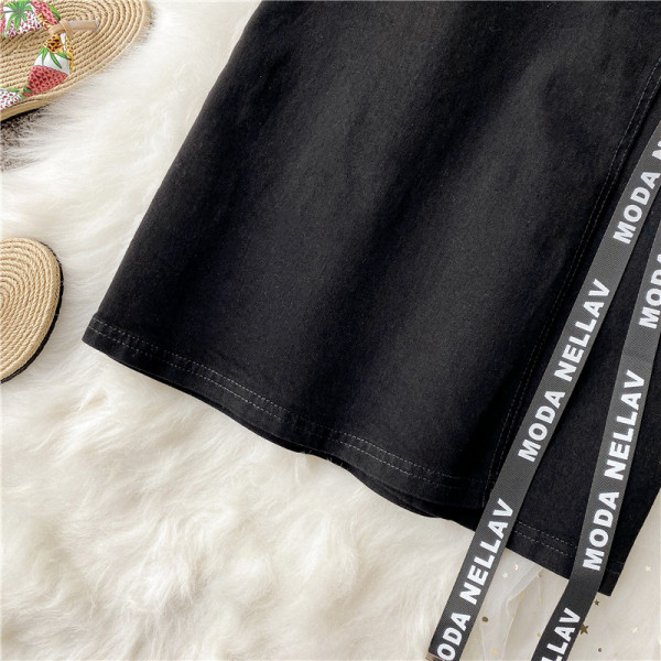 Új modell modern női szoknya magas derékkal, feliratos övvel