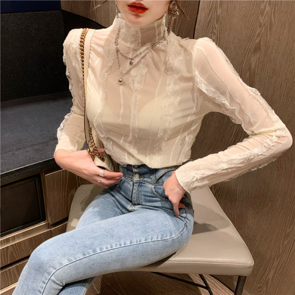 Női csipkeblúz pólógallérral, fekete és bézs színben