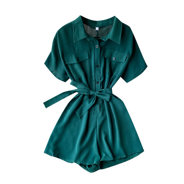 Modern női jumpsuit rövid ujjal és derékövvel