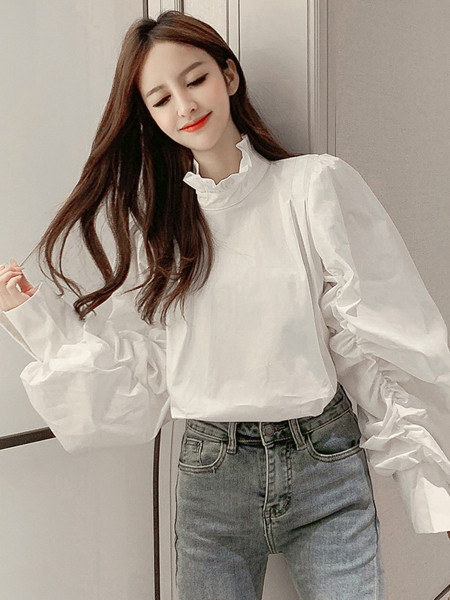 Női retro ing félmagas gallérral és széles ujjú fehér színben