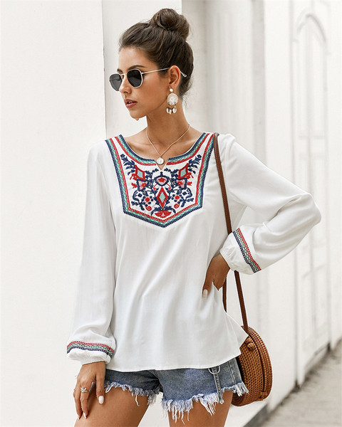 Új modell női blúz ovális nyakkivágással és hímzéssel