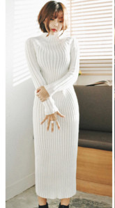 Γυναικείο σλιμ φόρεμα με μεσαίο μύκος και γιακά