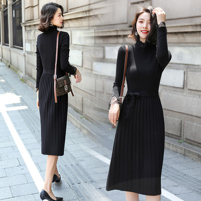 Kötött női ruha modell közepes hosszúságú, csipkével és övvel