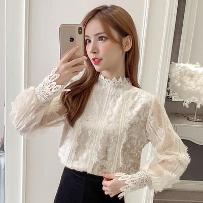 Γυναικείο δαντελωτό πουκάμισο σιφόν με μακριά μανίκια σε λευκό και μπεζ χρώμα