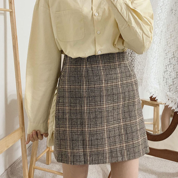 Χειμερινή ριγέ φούστα μικρό μοντέλο με υψηλή μέση