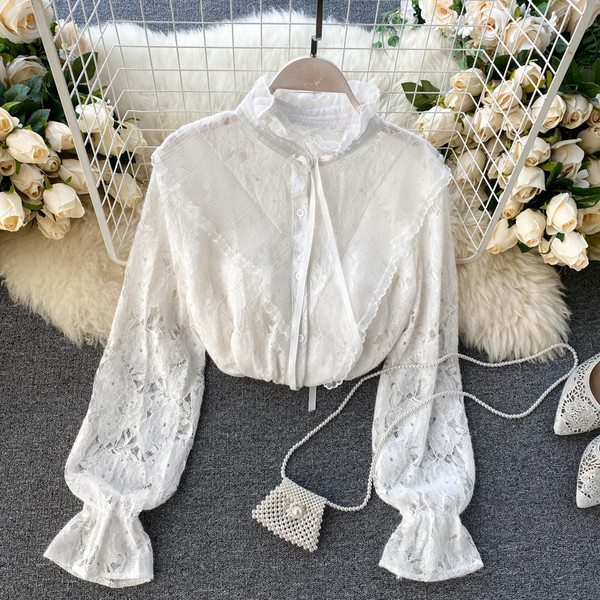 Női csipke ing hosszú ujjal és fűzős gallérral