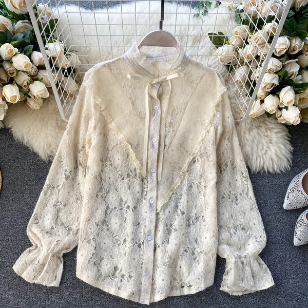 Női csipke ing hosszú ujjal és fűzős gallérral