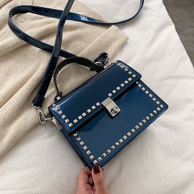 Γυναικεία έκο δερμάτινη τσάντα λουστρίνι με μεταλλικά στοιχεία, μικρή και μεγάλη λαβή