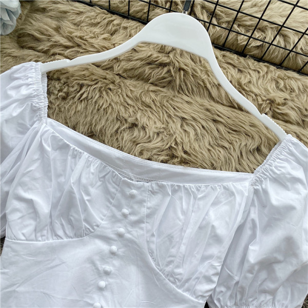 Kockás női ing puffos ujjakkal és gombokkal