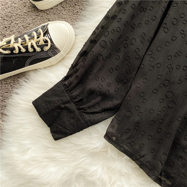 Fekete női sifon ing szalaggal és gyöngyökkel