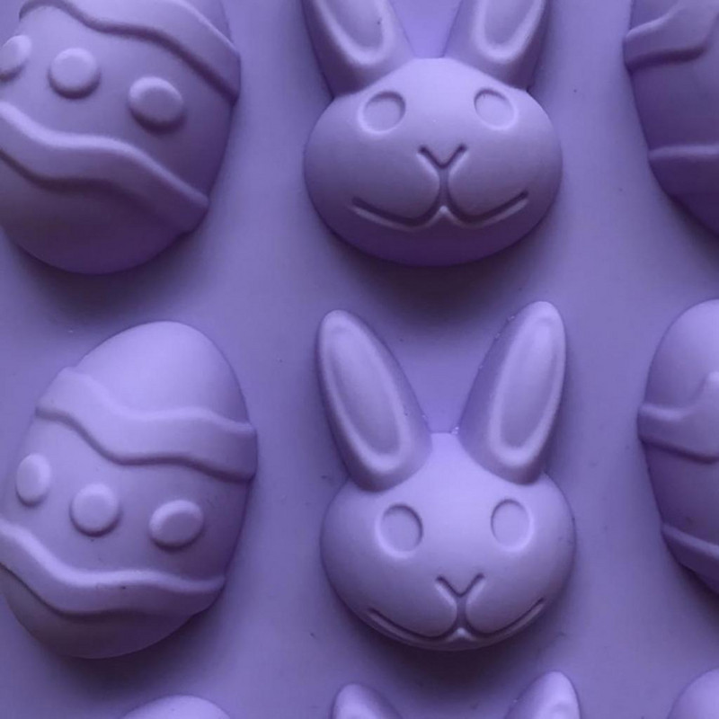 22,5 * 14,7 * 1,6 cm dydžio velykinė silikoninė forma saldainiams ir pyragų kepimui